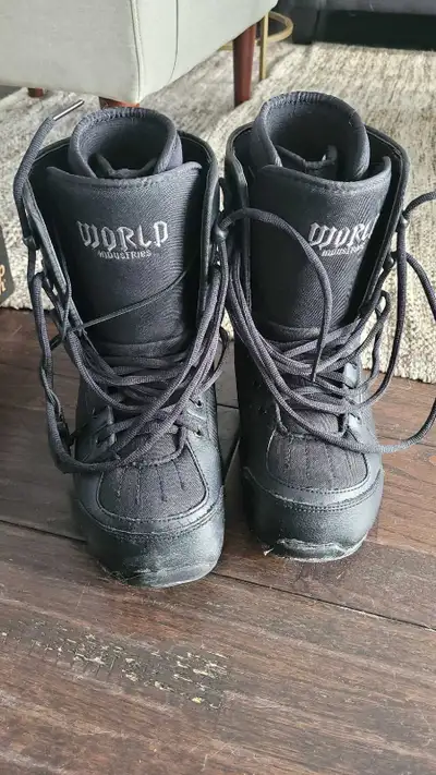 World Industries Snowboard boots - Size 6 kids youth, View more