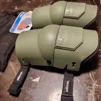 Brand New Construction Articulating Knee Pads