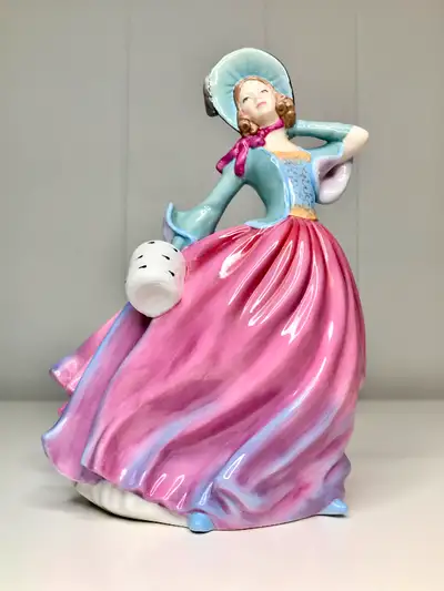 Collectible 2004 Royal Doulton Autumn Breeze H.N. 4716 Measures approximately 7” Beautiful condition...