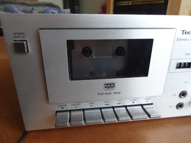 Technics RS-M5 Vintage Stereo Cassette Tape Deck(1980-82) in Stereo Systems & Home Theatre in Markham / York Region - Image 4