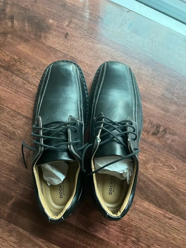 Dockers men’s shoes in Men's Shoes in Edmonton - Image 3
