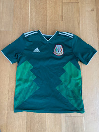 Mexico soccer jersey - size 13-14 Y