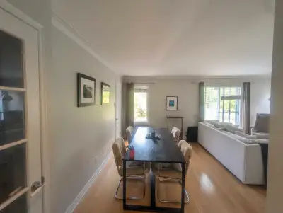 Bright 2-Bedroom Apartment