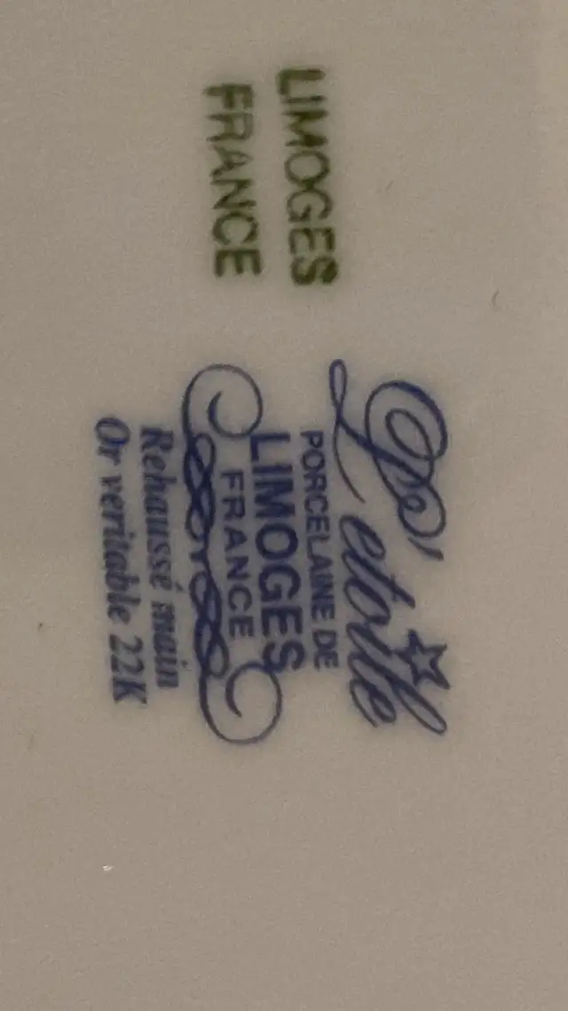 Set of Four Family Treasure Bavarian lo Plates in Arts & Collectibles in Mississauga / Peel Region - Image 10