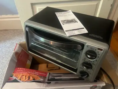 BLACK+DECKER 4-Slice Toaster Oven New, View more