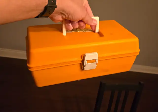 Small toolbox filled with tools. in Tool Storage & Benches in Ottawa - Image 6