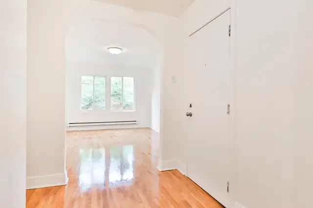 Large 4.5-room apartment in Linton/Côte des Neiges, near UdeM and HEC