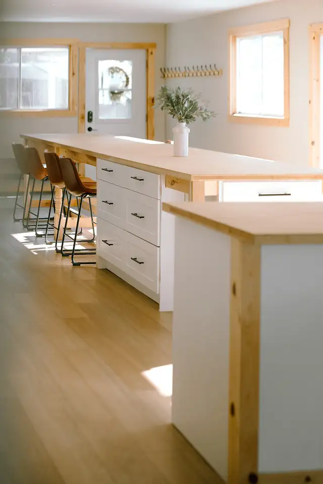 Holiday Season Rental on Fairbank Lake - Sleeps 20 in Ontario in Canada - Image 6