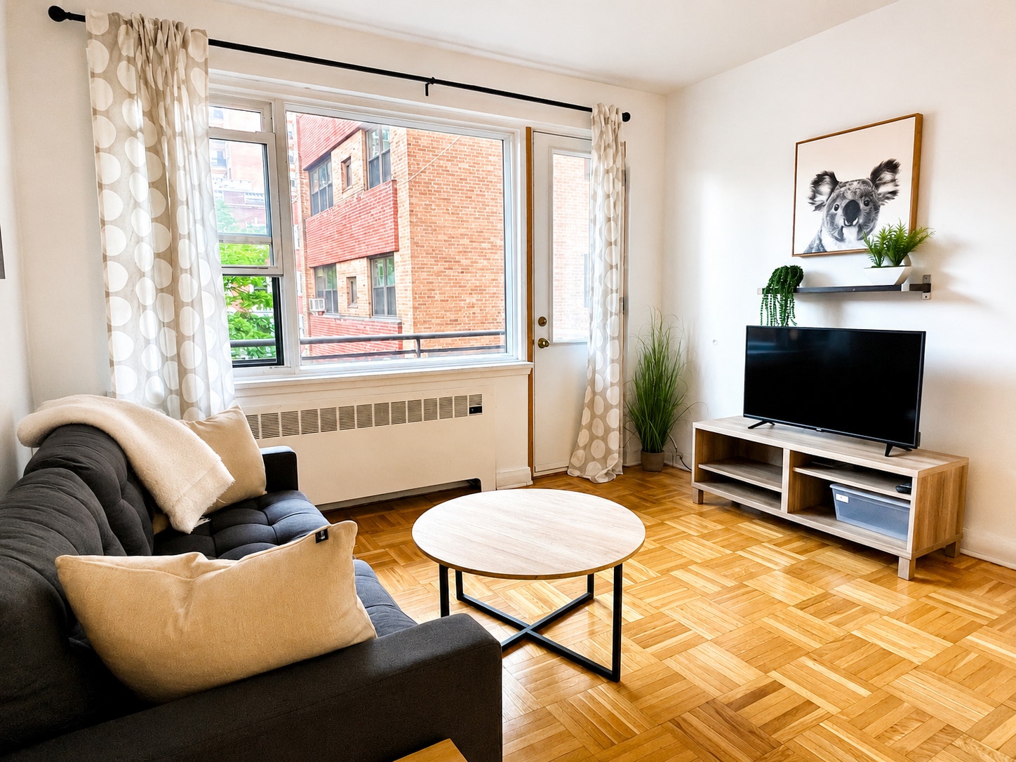 Large 1 BDR Furnished in Golden Square Mile - steps from Mcgill — photo 1