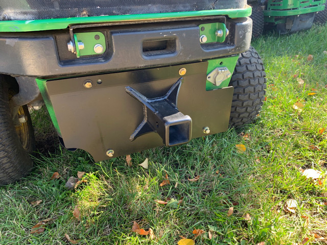 Hitch attachment John Deere in Lawnmowers & Leaf Blowers in Red Deer - Image 2