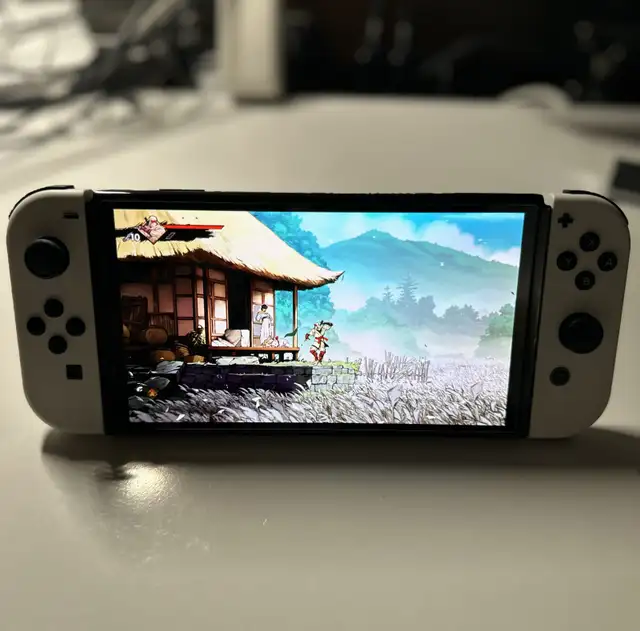 Nintendo Switch OLED in Nintendo Switch in City of Montréal - Image 4