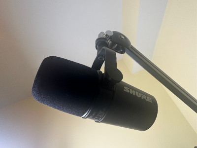 Shure MV7 - Podcast Microphone - Black.  USB, XLR