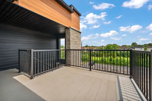 2 Bedroom 2 Bathroom Apartment in Laval62863757680771122
