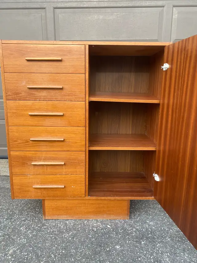 MCM Teak Tallboy Cabinet in Dressers & Wardrobes in City of Toronto - Image 3