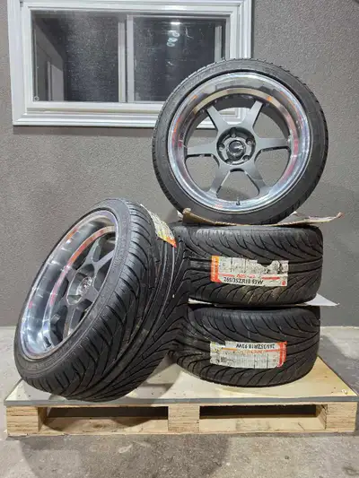 Brand new complete package. 18x9.5 Fast Fc06 in gunmetal with a polished lip and a 5x114.3 bolt patt...