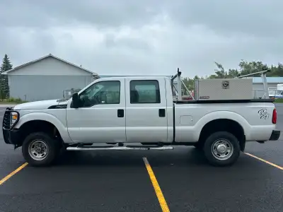 2016 Ford F250 LT New rear brakes New front suspension Never missed an oil change, old guy drove it...