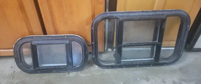 Radius RV Windows in RV & Camper Parts & Accessories in Kelowna - Image 4
