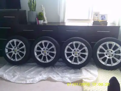Original cost over $1800 Please ignore date on pics as date not set. As new 17" tires/Chrome wheels,...