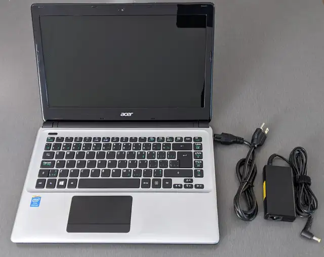 Laptop Acer Aspire E1-432 in Laptops in Longueuil / South Shore - Image 2