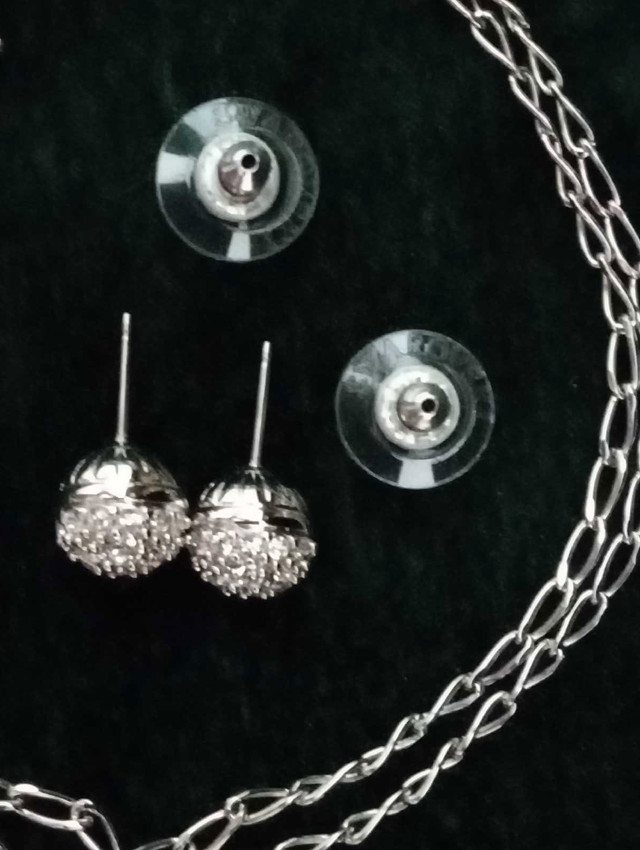 Swarovski signed Crystal Ball necklace and post stud earrings in Jewellery & Watches in Saskatoon - Image 4
