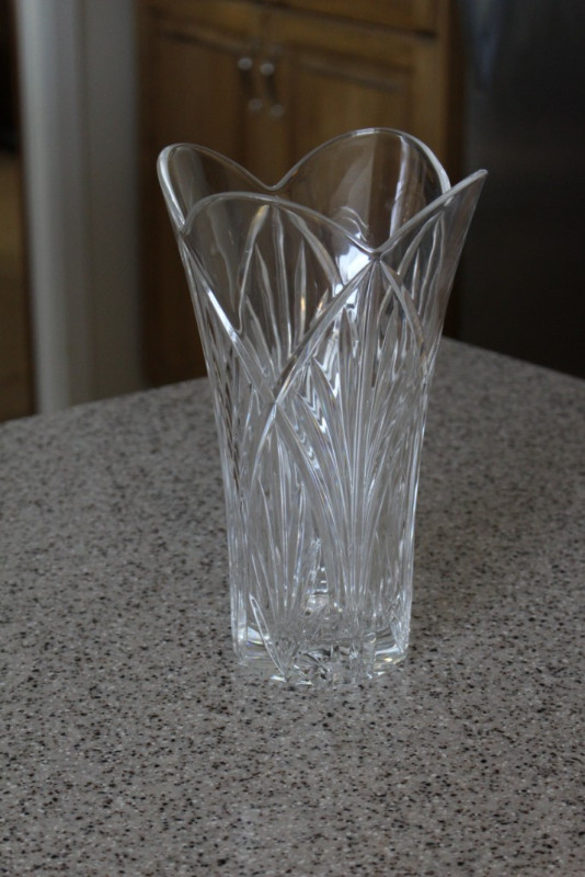 Large Vase in Home Décor & Accents in Stratford - Image 3