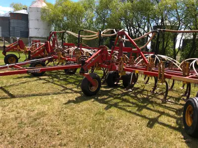FOR SALE: 60 ft Harrowpacker, 40ft Bourgault cultivator 36-42 , With air seeder attachment , A coupl...