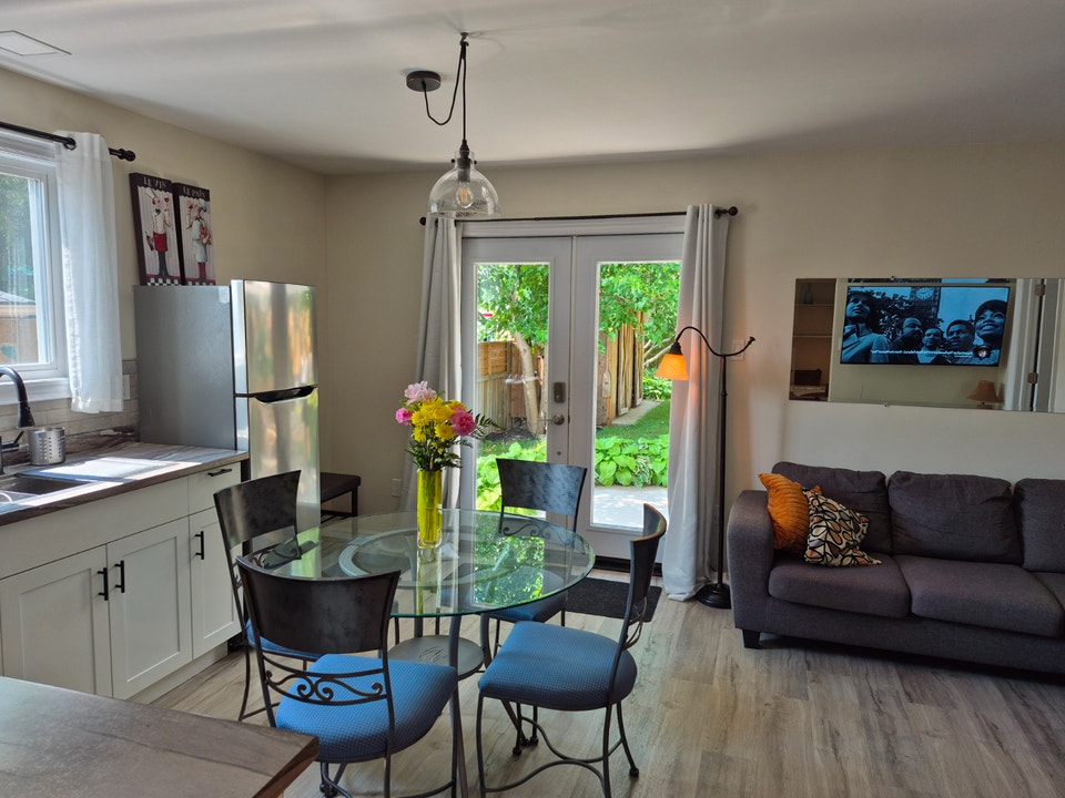 Furnished 1-Bedroom Executive Garden Apartment – All Inclusive – 2