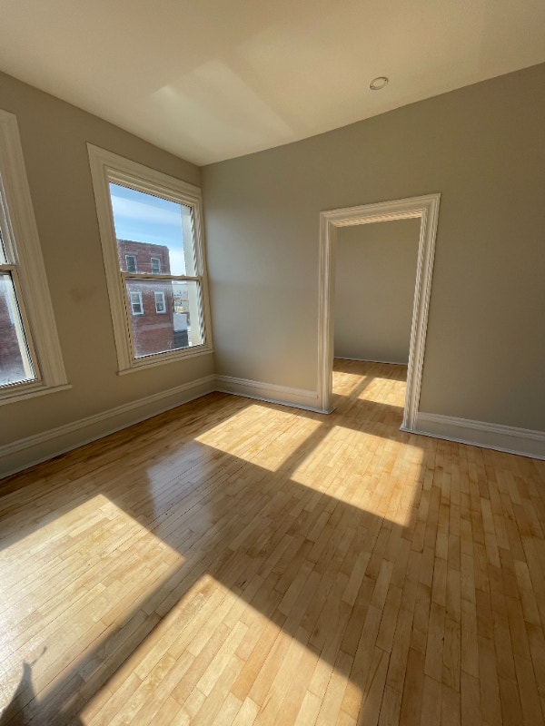 2 Bedroom apartment, Smiths Falls, Renovated, May Long Term Rentals