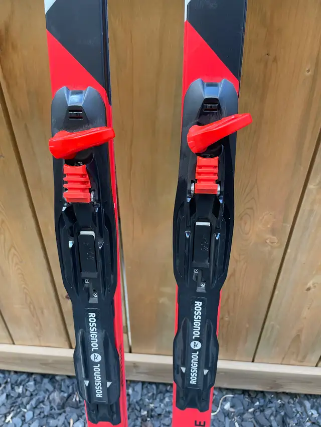Rossignol Junior Venture Waxless XC Ski 150cm in Ski in Calgary - Image 4