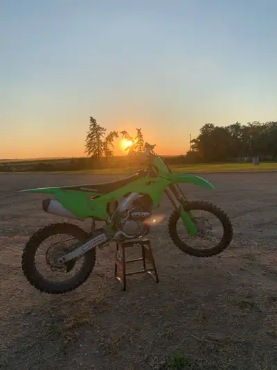 Bike was well maintained by us oil change every 5 hours put on bike needs new rear tire comes with S...