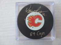 HAKAN LOOB Calgary Flames Autographed Puck with COA