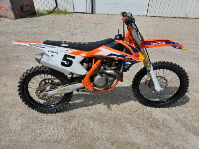 2016 KTM 450 SX-F for sale. Great condition, ready to ride. No trades.