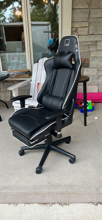 Dj-w heavy duty office gaming chair with foot rest new