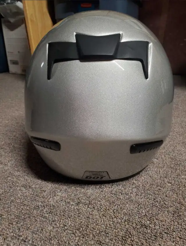 Bell motorcycle helmut in Motorcycle Parts & Accessories in Hamilton - Image 4