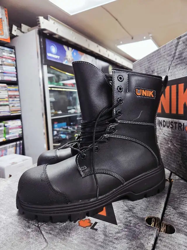 Bottes de travail NIK in Men's Shoes in Longueuil / South Shore - Image 2