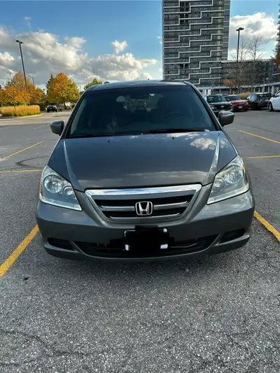 2007 Honda Odyssey EX-L with leather seats, heated seats,sunroof, power sliding doors & 2 sets of ri...