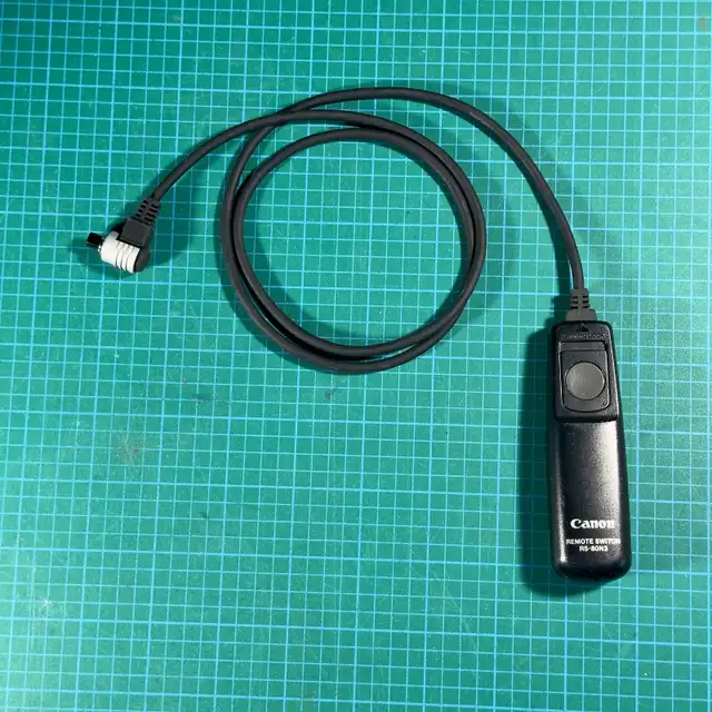 Genuine Canon Shutter Release Cable RS-80N3 in Cameras & Camcorders in Mississauga / Peel Region - Image 3