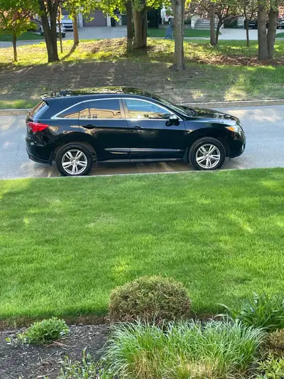 Acura RDX 2014 AWD V6 3.5L Noir avec intérieur beige, très propre Kilométrage:207,000 km Toujours en...