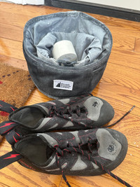US 8.5 Climbing / Bouldering shoes and chalk bucket beginner set