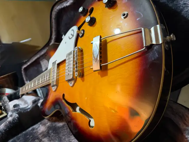 Epiphone John Lennon Casino (2011) – Gibson USA P90s in Guitars in Edmonton - Image 4