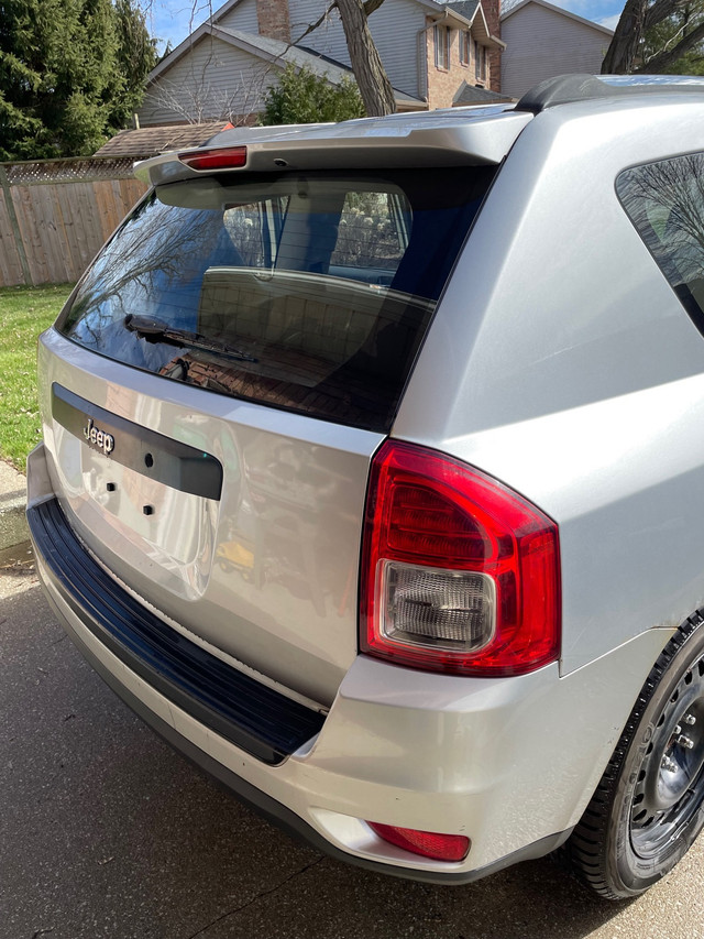 2011 Jeep compass in Cars & Trucks in Sarnia - Image 3