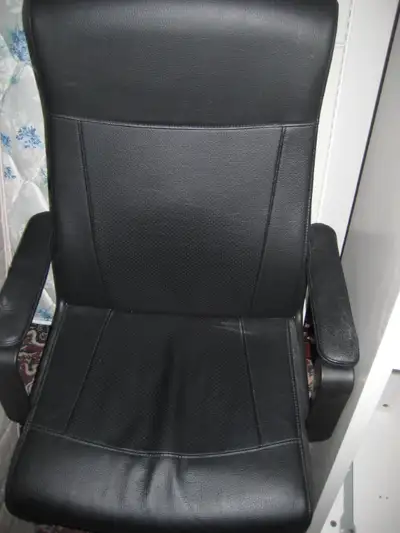 FS: LINNMON table, MILLBERGET chair,  VR glasses, View more