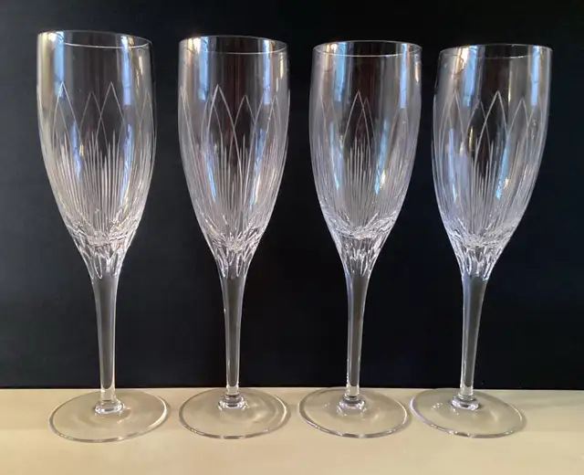 4 Gorgeous Crystal Champagne Sparkling Wine Flutes Glasses in Kitchen & Dining Wares in West Island - Image 2