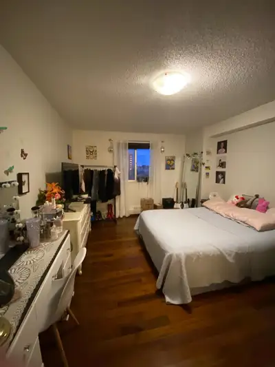 Downtown Saskatoon master bedroom lease takeover available ASAP / May 1. Female tenant only. Private...