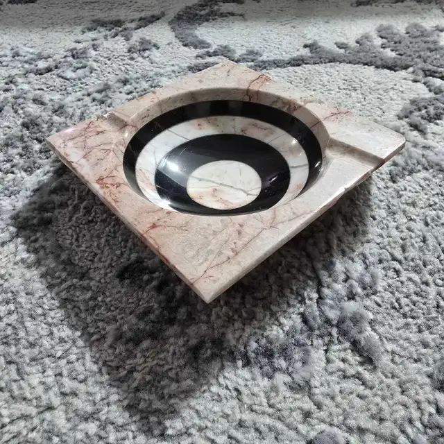 Set of Marble Ashtrays in Home Décor & Accents in Brantford - Image 6