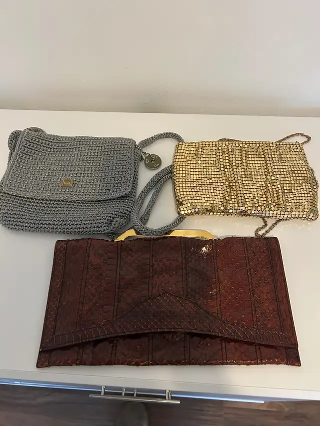 Gold tone/ grey crochet / snakeskin purses in Women's - Bags & Wallets in Barrie - Image 4