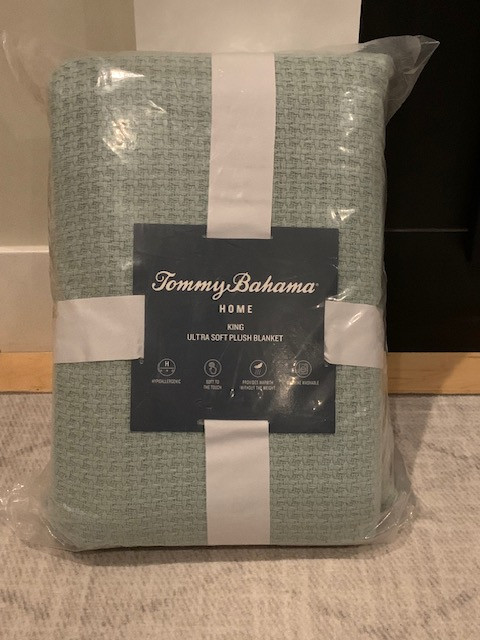 King size aqua blanket in original packaging, Tommy Bahama. in Bedding in Grand Bend
