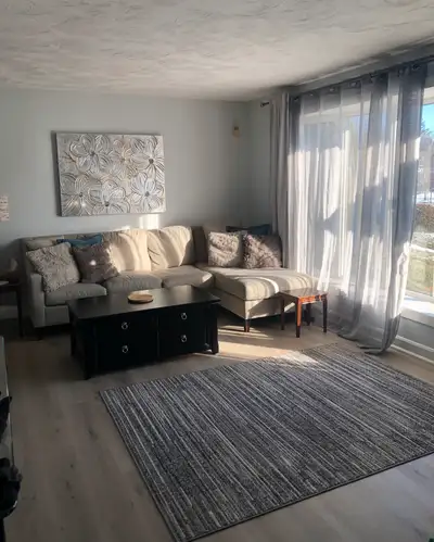 ROOM TO RENT: 5 minute drive or 15 minute walk to Algonquin College Campus or 30 minute bus ride to...