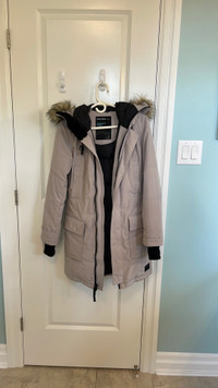 tna jacket aritzia parka in All Categories in Ontario - Kijiji Canada