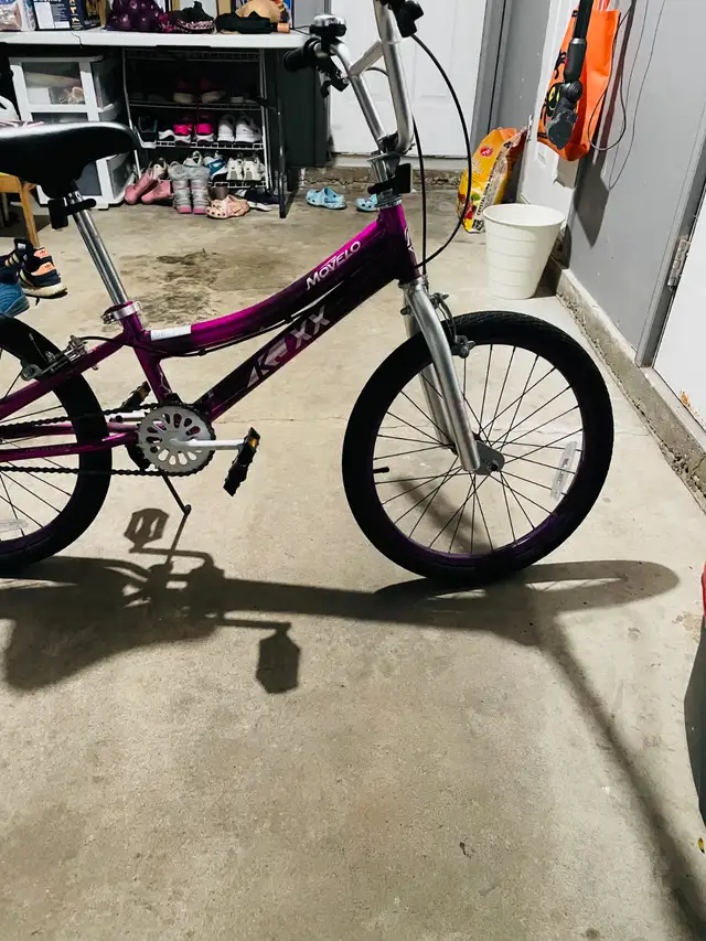 Movelo Kids bike 20inch in Kids in Oakville / Halton Region - Image 3